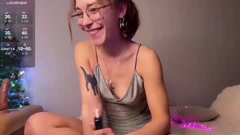 Snapshot of _cream_soda_ chatting on 12.25.24 Malina online show from 12.25.24