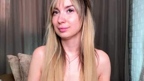 Snapshot of _crystal_moon_1 chatting on 11.04.25 _crystal_moon_1 online show from 11.04.25