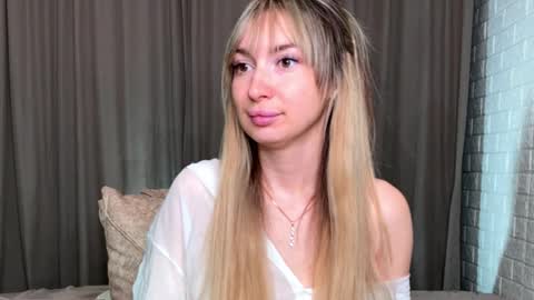 Snapshot of _crystal_moon_1 chatting on 11.06.25 _crystal_moon_1 online show from 11.06.25