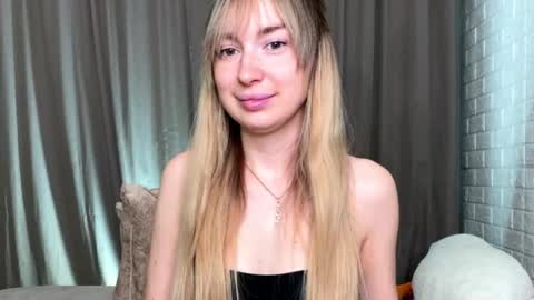 Snapshot of _crystal_moon_1 chatting on 11.14.25 _crystal_moon_1 online show from 11.14.25