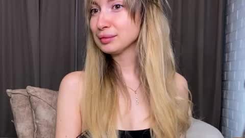 Snapshot of _crystal_moon_1 chatting on 11.22.25 _crystal_moon_1 online show from 11.22.25