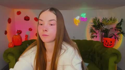 Snapshot of _cuddle_bug_ chatting on 10.29.25 Erika online show from 10.29.25