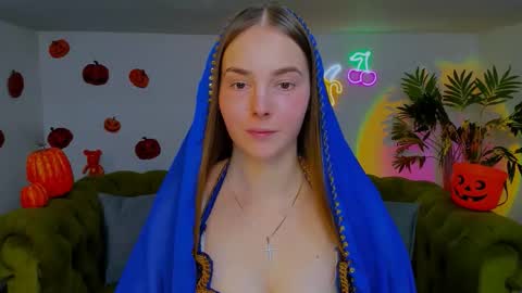 Snapshot of _cuddle_bug_ chatting on 10.31.25 Erika online show from 10.31.25