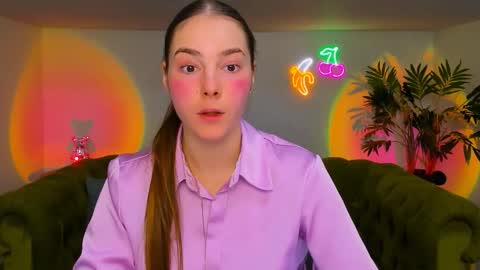 Snapshot of _cuddle_bug_ chatting on 11.28.25 Erika online show from 11.28.25