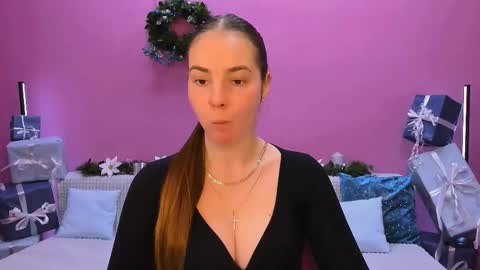 Snapshot of _cuddle_bug_ chatting on 12.15.25 Erika online show from 12.15.25