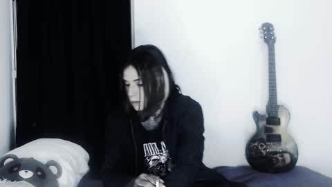 Snapshot of _cuervo_sk8 chatting on 11.23.25 JC online show from 11.23.25