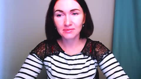 Snapshot of _cutie_and_shy_ chatting on 11.18.25 _cutie_and_shy_ online show from 11.18.25