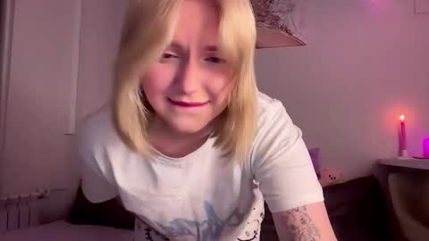 Snapshot of _dewpoint_ chatting on 12.22.25 Ri online show from 12.22.25