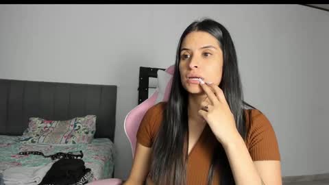 Snapshot of _elektrah chatting on 02.20.25 _elektrah online show from 02.20.25