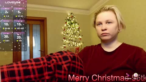 Snapshot of _elven_dreams__ chatting on 12.22.24 chloue and Gretta online show from 12.22.24