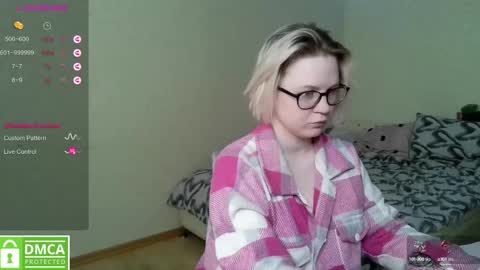 Snapshot of _elven_dreams__ chatting on 03.10.25 chloue and Gretta online show from 03.10.25