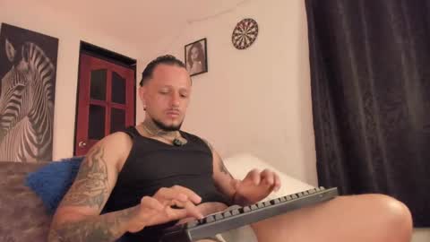 Snapshot of _emilio_escobar chatting on 04.21.26 Emilio online show from 04.21.26