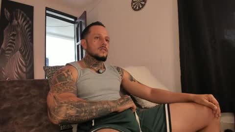 Snapshot of _emilio_escobar chatting on 05.14.26 Emilio online show from 05.14.26