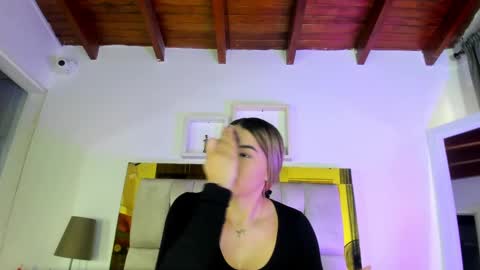 Snapshot of _emily_r chatting on 03.08.25 Isabella online show from 03.08.25