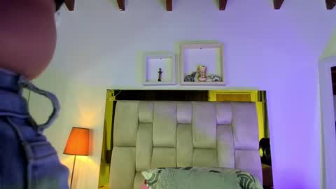 Snapshot of _emily_r chatting on 03.10.25 Isabella online show from 03.10.25