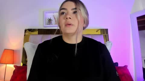 Snapshot of _emily_r chatting on 09.15.25 Isabella online show from 09.15.25