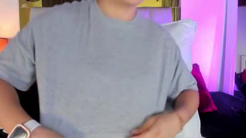 Snapshot of _emily_r chatting on 09.28.25 Isabella online show from 09.28.25