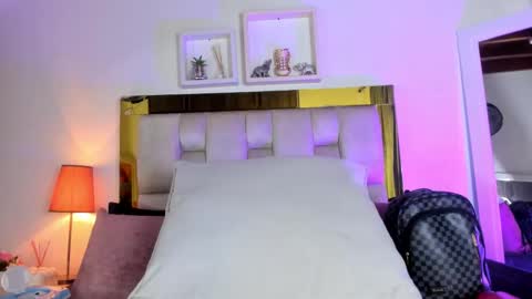 Snapshot of _emily_r chatting on 10.04.25 Isabella online show from 10.04.25