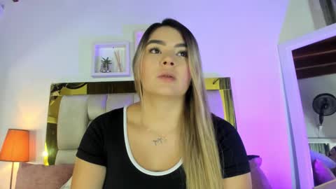 Snapshot of _emily_r chatting on 10.15.25 Isabella online show from 10.15.25