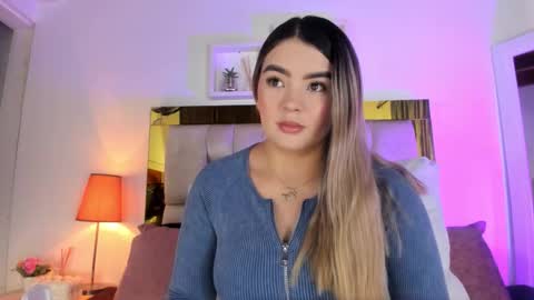 Snapshot of _emily_r chatting on 10.16.25 Isabella online show from 10.16.25