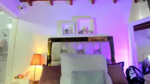 Snapshot of _emily_r chatting on 10.17.25 Isabella online show from 10.17.25