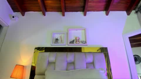 Snapshot of _emily_r chatting on 10.19.25 Isabella online show from 10.19.25