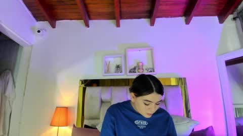 Snapshot of _emily_r chatting on 12.15.25 Isabella online show from 12.15.25