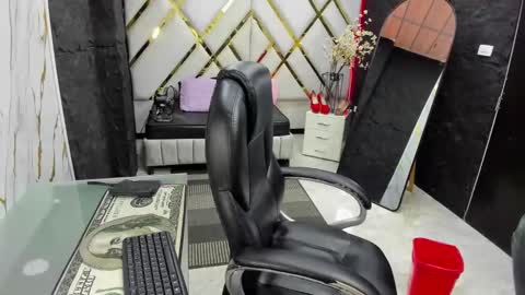 emily  online show from 04.15.26