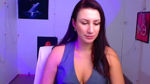 Emma online show from 12.20.24