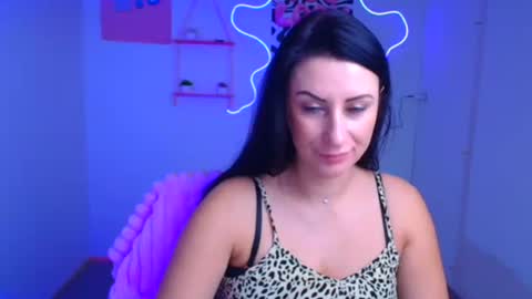 Snapshot of _emma_lay chatting on 11.02.25 Emma online show from 11.02.25