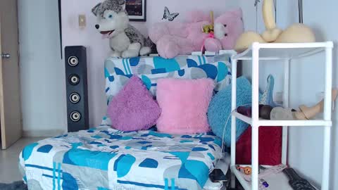 Emily Valencia online show from 03.04.25