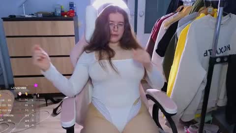 Snapshot of _enni__ chatting on 12.22.24 Sam online show from 12.22.24