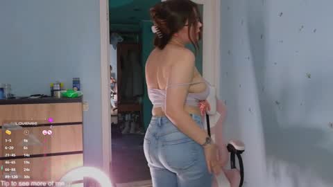 Snapshot of _enni__ chatting on 01.20.25 Sam online show from 01.20.25