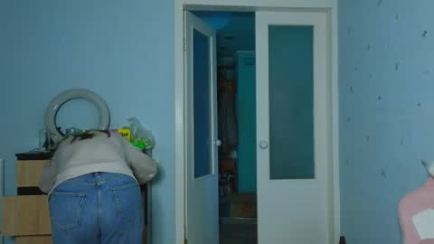 Snapshot of _enni__ chatting on 02.04.25 Sam online show from 02.04.25