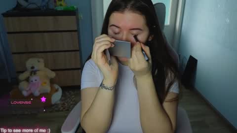 Snapshot of _enni__ chatting on 02.08.25 Sam online show from 02.08.25