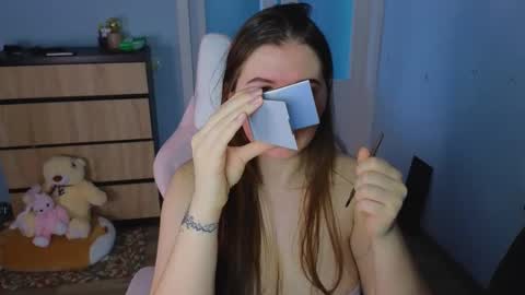 Snapshot of _enni__ chatting on 02.10.25 Sam online show from 02.10.25