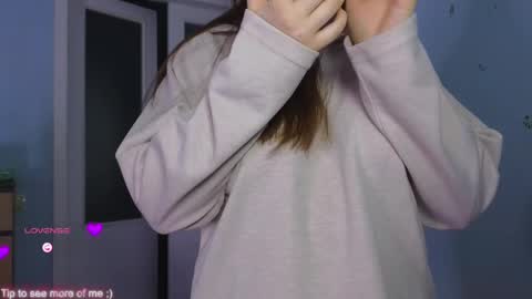 Snapshot of _enni__ chatting on 02.11.25 Sam online show from 02.11.25