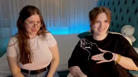 Snapshot of _enni__ chatting on 02.17.25 Sam online show from 02.17.25