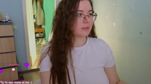 Snapshot of _enni__ chatting on 02.23.25 Sam online show from 02.23.25