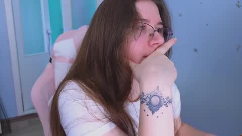 Snapshot of _enni__ chatting on 03.02.25 Sam online show from 03.02.25