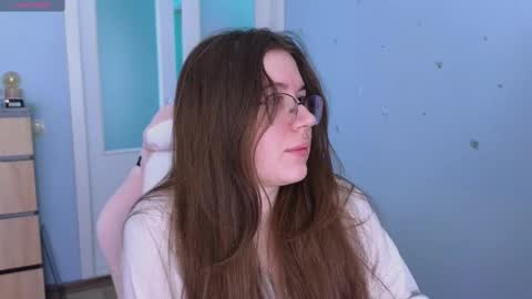 Snapshot of _enni__ chatting on 03.03.25 Sam online show from 03.03.25