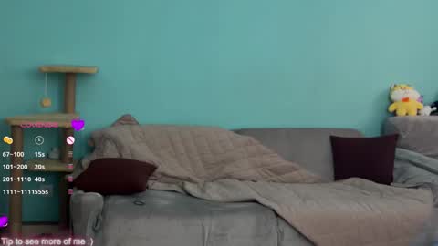 Snapshot of _enni__ chatting on 10.31.25 Sam online show from 10.31.25