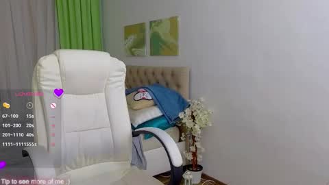 Snapshot of _enni__ chatting on 11.25.25 Sam online show from 11.25.25