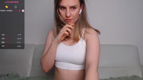 Snapshot of _esmeraldiyaa_ chatting on 01.23.25 _esmeraldiyaa_ online show from 01.23.25