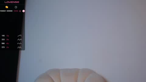 Snapshot of _esmeraldiyaa_ chatting on 02.16.25 _esmeraldiyaa_ online show from 02.16.25