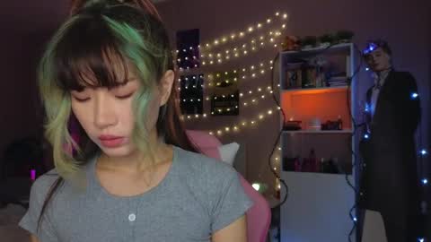 EveEva online show from 11.13.25