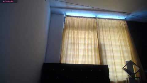  Exa help me position myself with your thumb up thanks  online show from 12.21.25