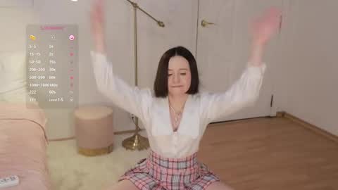 Essie  online show from 02.28.25