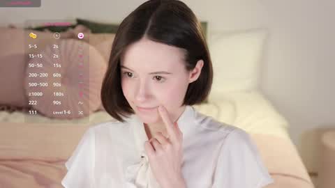 Essie  online show from 03.07.25