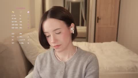 Essie  online show from 03.01.26